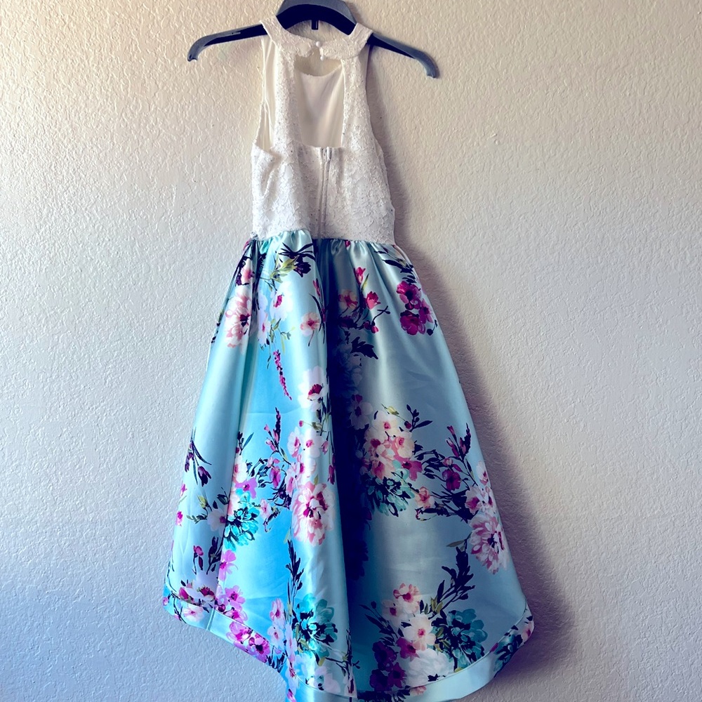 Dress - Picture 3 of 4